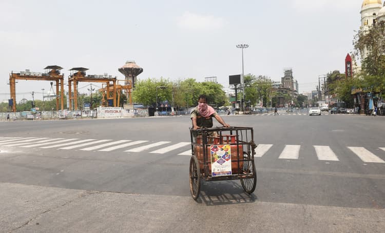 लॉकडाउन के बावजूद नोएडा में कोरोना के 16 नये मामले, कुल 80 मरीज