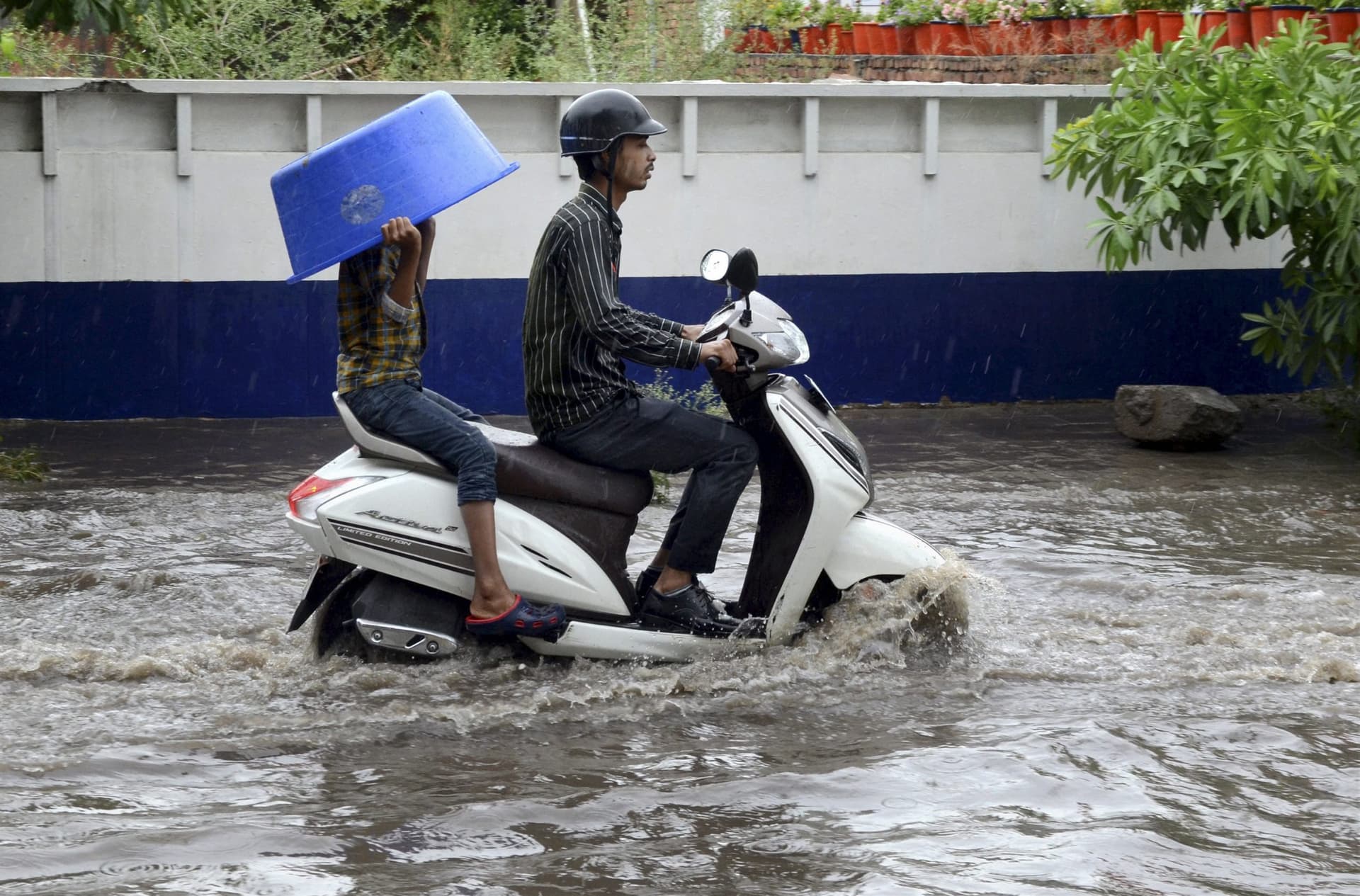 Weather Forecast : कई राज्यों में वज्रपात की आशंका, तटीय प्रदेशों में चलेंगी तेज हवाएं : मौसम विभाग