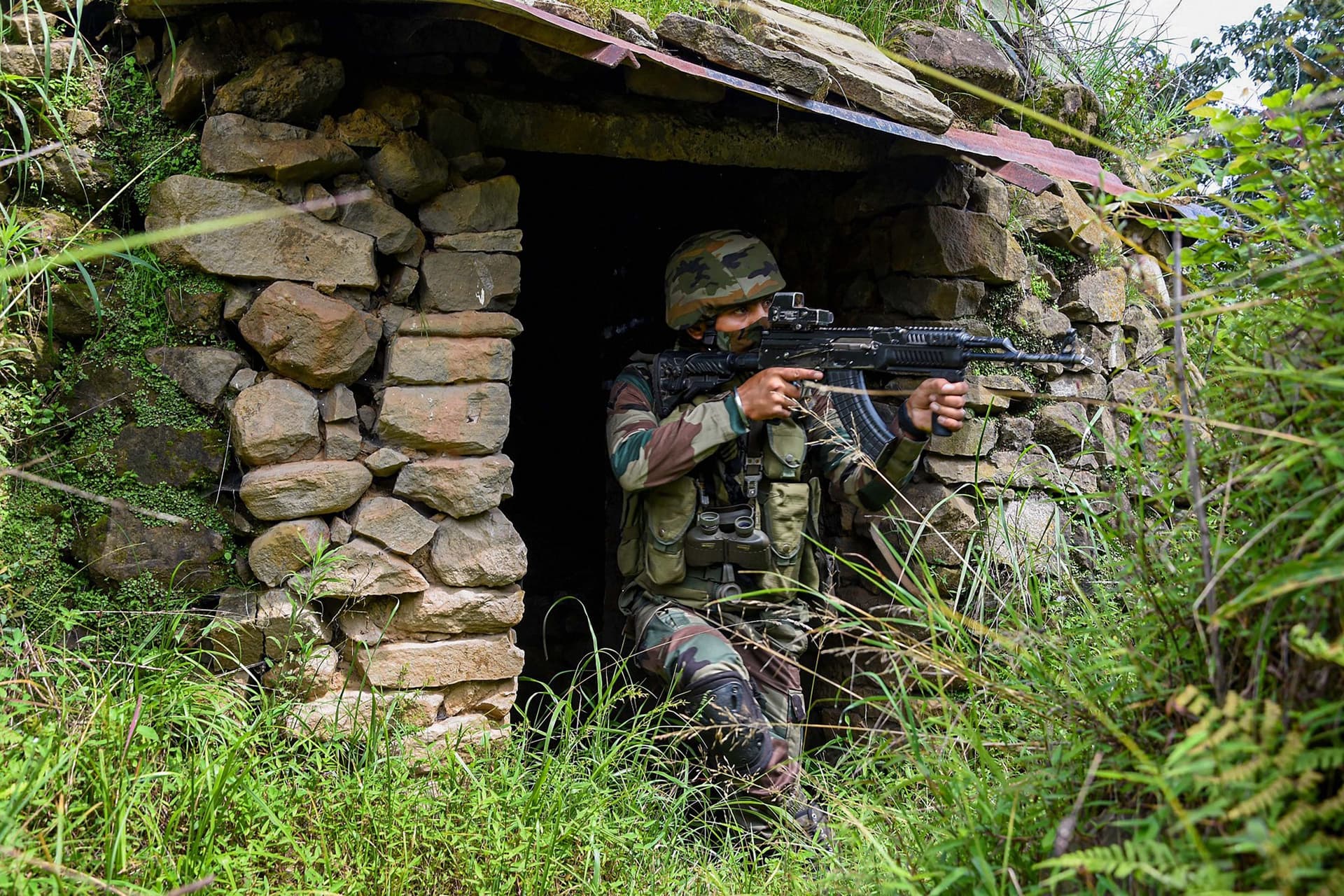 Jammu Kashmir: स्वतंत्रता दिवस पर हमले की बड़ी साजिश नाकाम, जैश के चार आतंकी गिरफ्तार, राम मंदिर की रेकी…