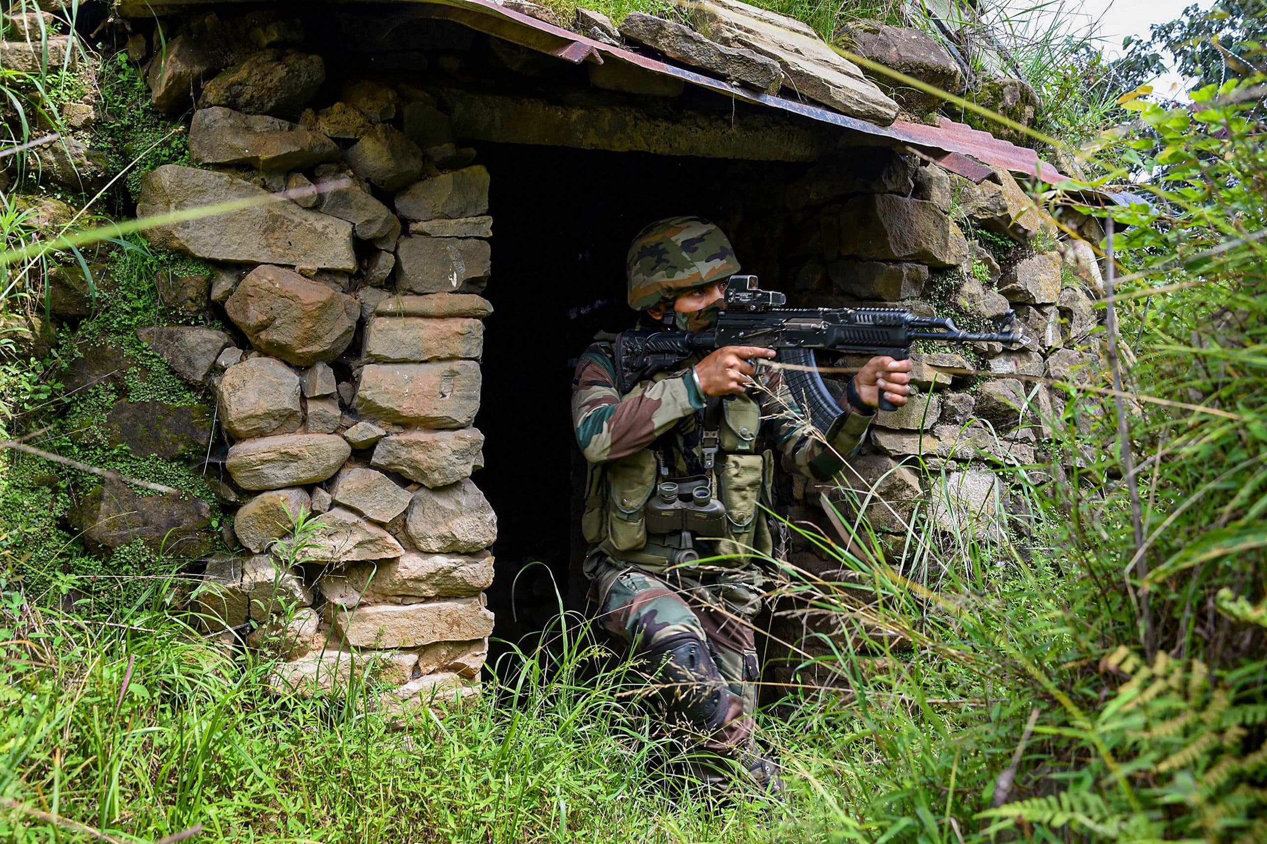 Jammu Kashmir: स्वतंत्रता दिवस पर हमले की बड़ी साजिश नाकाम, जैश के चार आतंकी गिरफ्तार, राम मंदिर की रेकी...