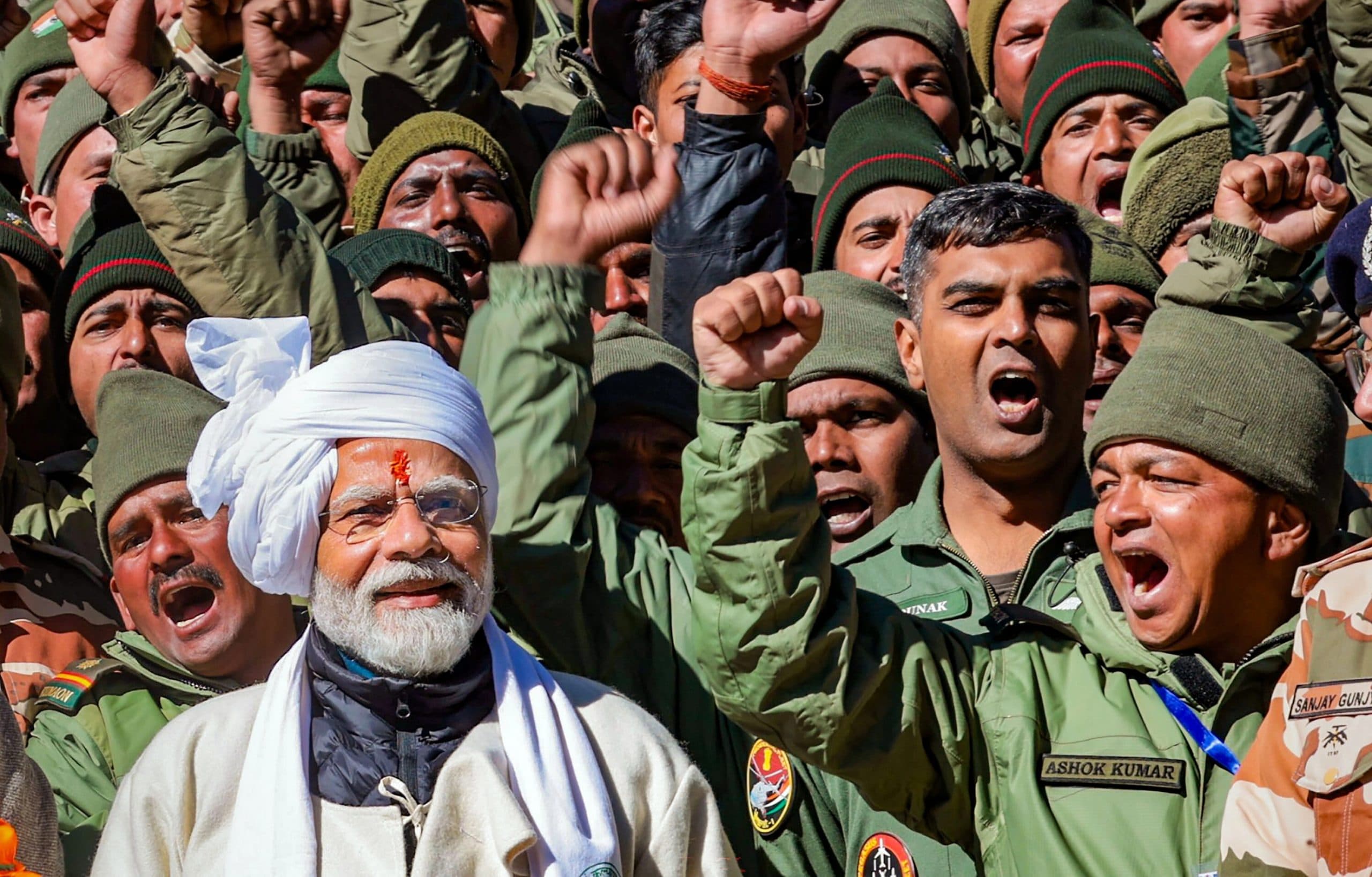 PHOTOS: LOC में मनेगी पीएम मोदी की दिवाली! जवानों संग बांटेंगे खुशियां