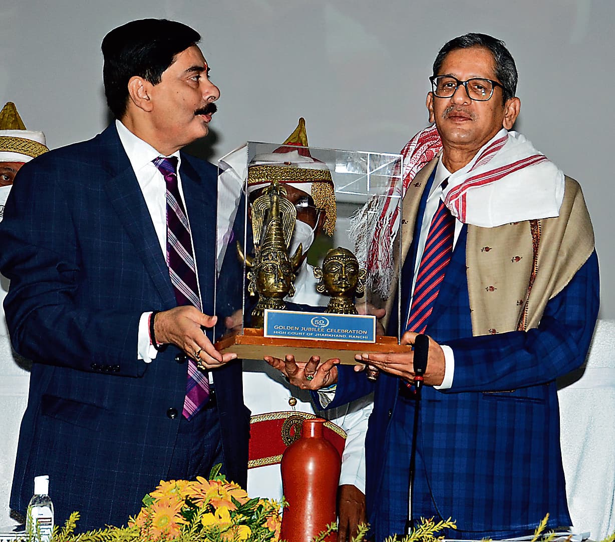 स्मृति व्याख्यान में बोले सीजेआइ, मीडिया द्वारा संचालित कंगारू अदालतें लोकतंत्र के लिए हानिकारक