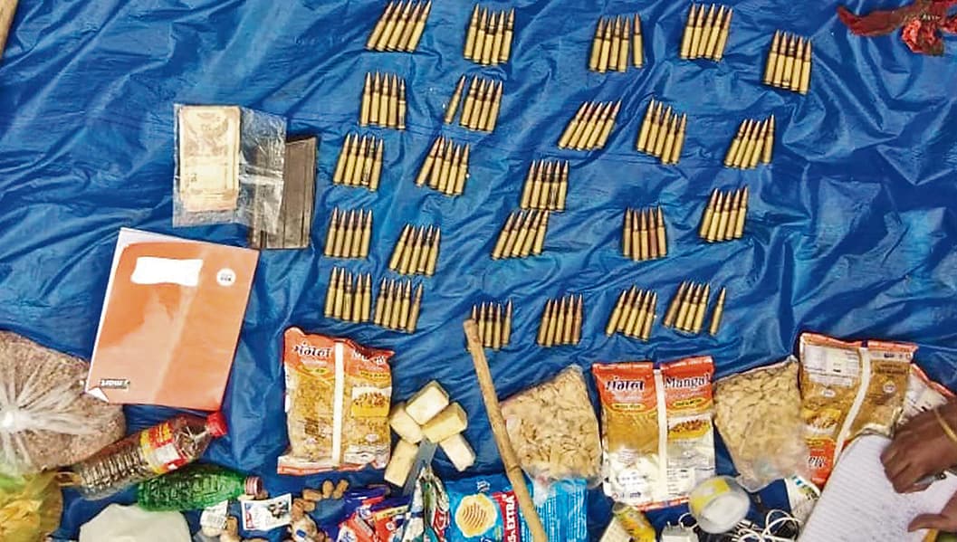 झारखंड : मनातू के जंगल में नक्सलियों के साथ पुलिस की हुई मुठभेड़, जंगल में भागे उग्रवादी