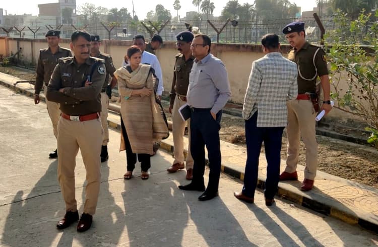 टाइम बम: यूपी ही नहीं, पुलवामा और चेन्नई से भी आतंकी कनेक्शन की हो रही जांच, जानें, Latest Update..