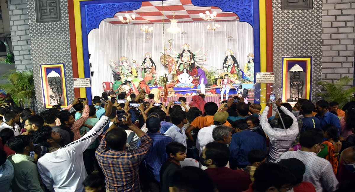 Durga Puja 2021: पटना में भड़कीले नारे और अफवाह फैलाने पर होगी कड़ी कार्रवाई, डीजे पर बना रहेगा प्रतिबंध