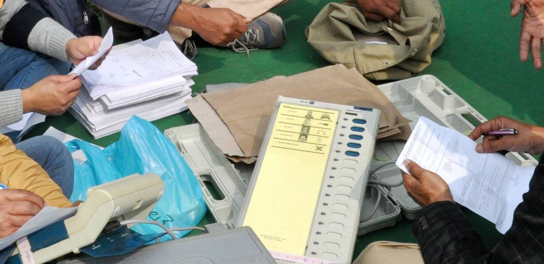 Bihar News: ड्यूटी से गायब 50 कर्मियों और पदाधिकारियों को नोटिस, सख्त कार्रवाई का निर्देश