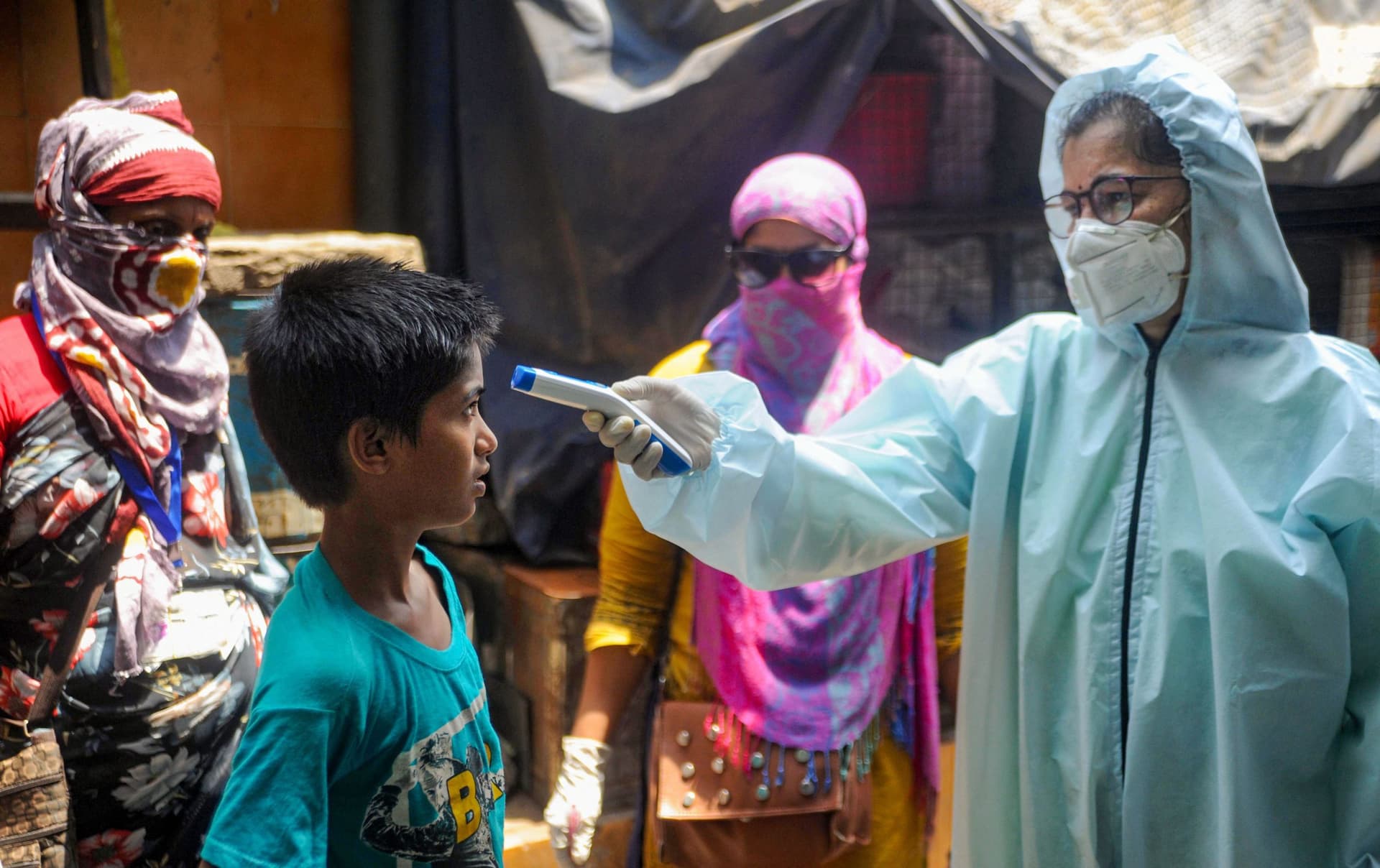 Coronavirus news, Lockdown 2.0: मोदी सरकार कल जारी करेगी अगले लॉकडाउन की शर्तें, जानिए क्या कह रहे एक्सपर्ट Coronavirus news, Lockdown 2.0: मोदी सरकार कल जारी करेगी अगले लॉकडाउन की शर्तें, जानिए क्या कह रहे एक्सपर्ट