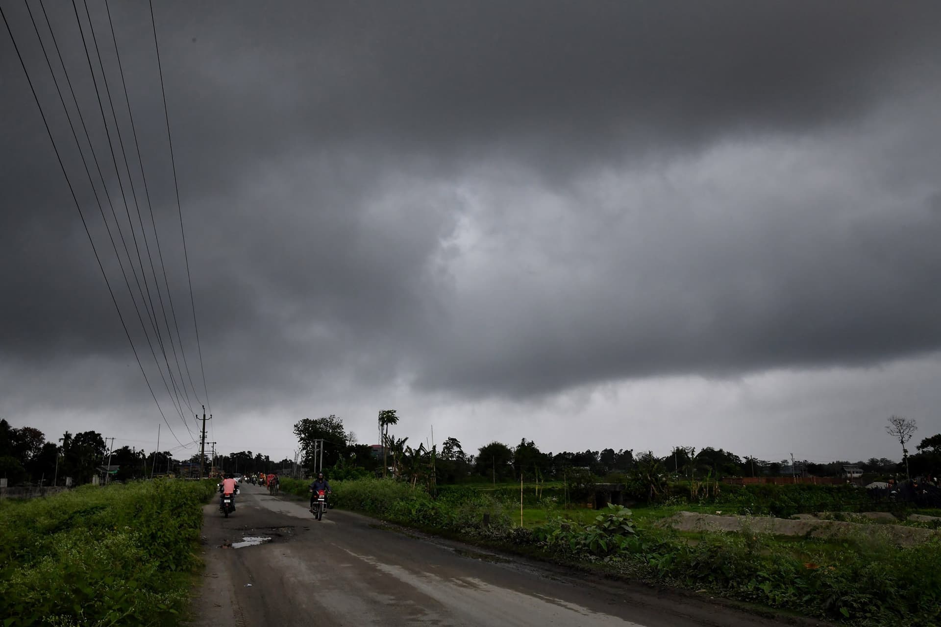 Monsoon Tracker: चक्रवाती तूफान ‘बिपोरजॉय’ मचाएगा तबाही! अब होगी मानसून की झमाझम बारिश