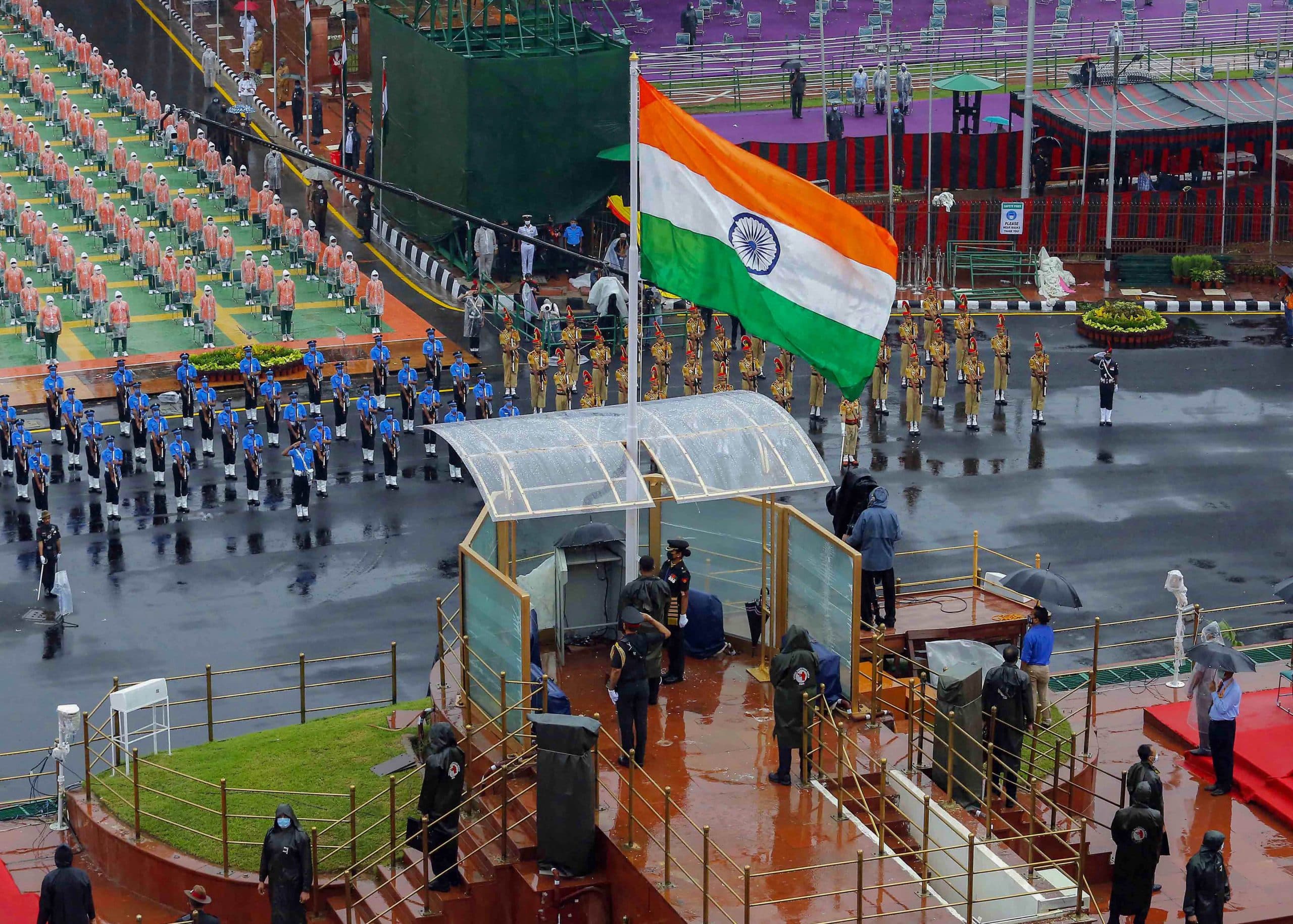 कोविड 19 की गाइडलाइन के बीच आयोजित होगा स्वतंत्रता दिवस समारोह, देखें सेना का ‘ फुल ड्रेस रिहर्सल'