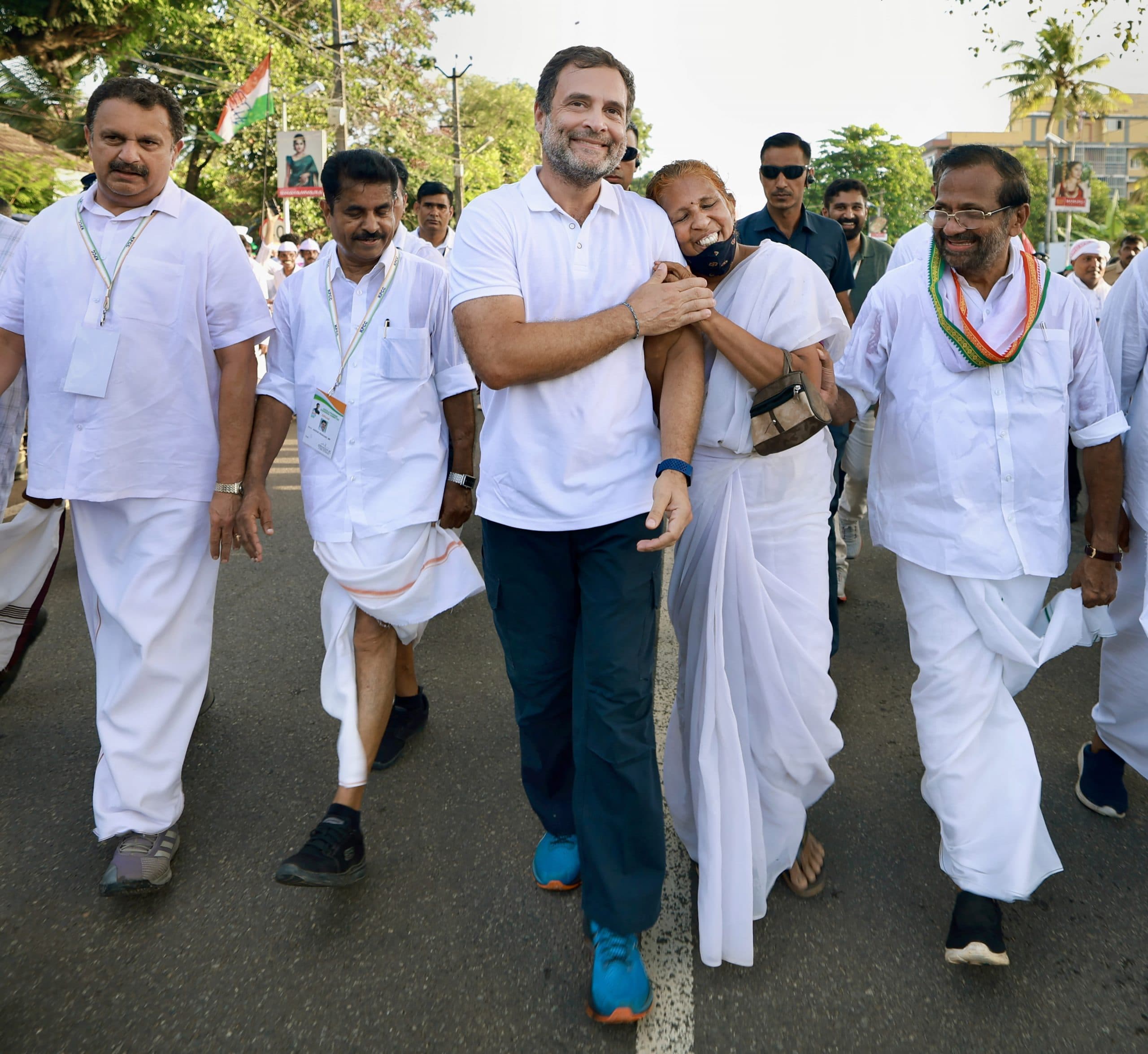 भारत जोड़ो यात्रा के आठवें दिन शिवगिरि मठ पहुंचे राहुल गांधी, नारायण गुरु को दी श्रद्धांजलि