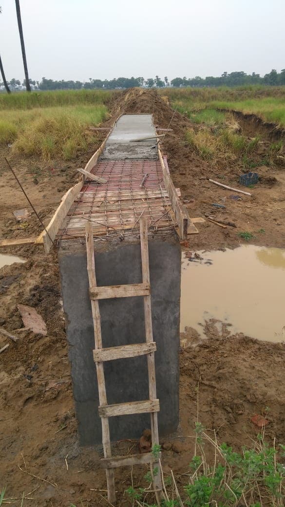 रिटायर्ड सेना के जवान ने अपने पैसे  से कराया पुल का निर्माण