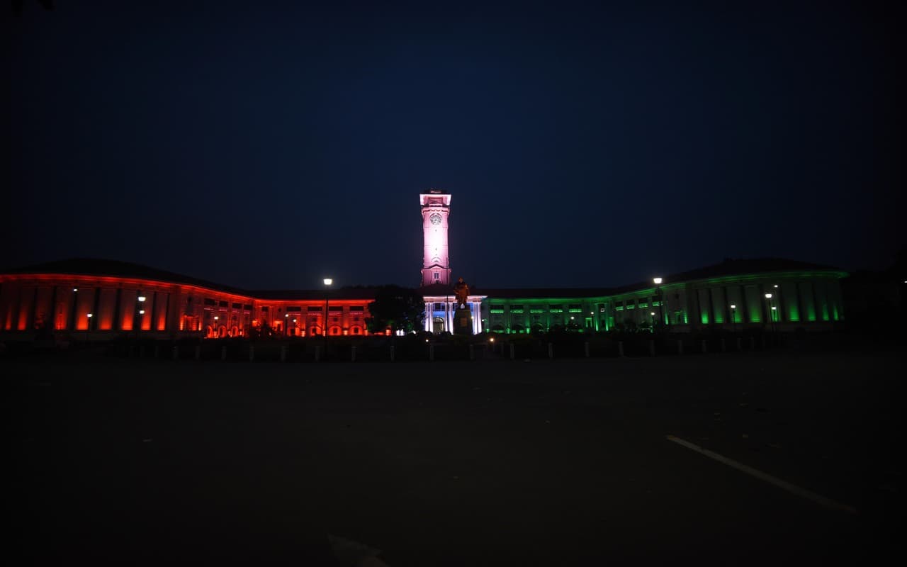 Independence Day 2023: तिरेंगे के रंग में रंगा पूरा पटना, तस्वीरों में देखें खूबसूरत नजारा