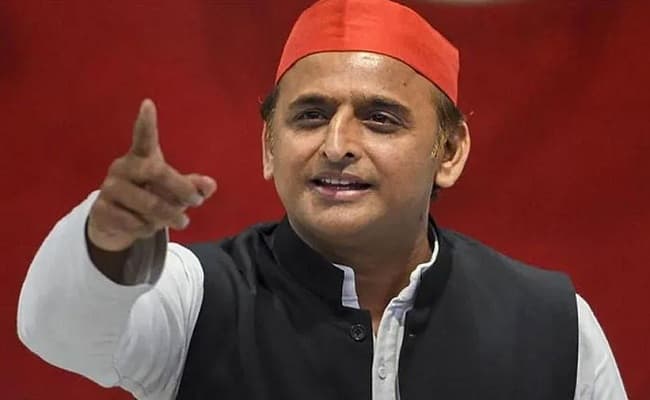 यूपी के पूर्व सीएम अखिलेश यादव का आरोप, गरीबों और मजदूरों के नाम पर बांटी जा रही भाजपा सदस्यों के बीच खाद्य सामग्री