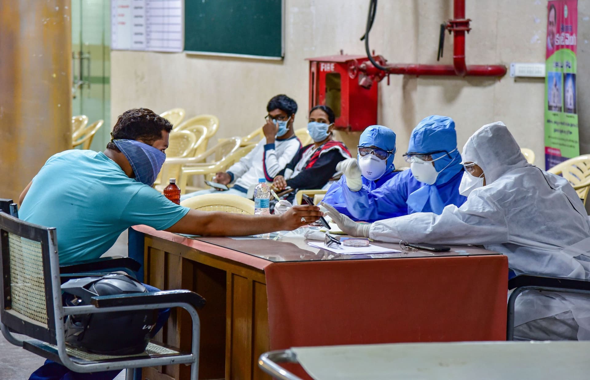Coronavirus Outbreak: भारत में अगले दो हफ्ते काफी मुश्किल, नहीं संभले तो भयावह होगा कोरोना का अगला स्टेज