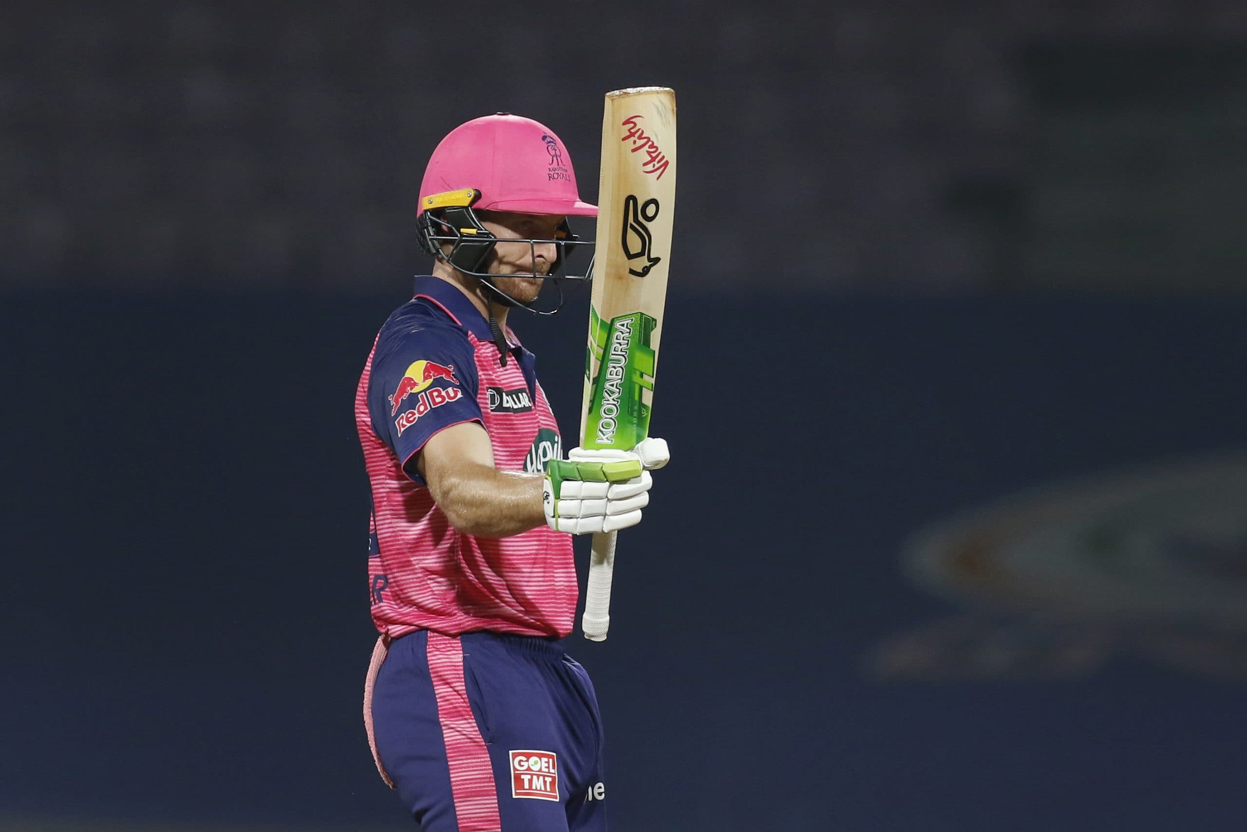 IPL 2022: लॉकी फर्ग्यूसन ने स्लो यॉर्कर पर जोस बटलर को किया बोल्ड, बाद में जमकर की तारीफ, देखें VIDEO