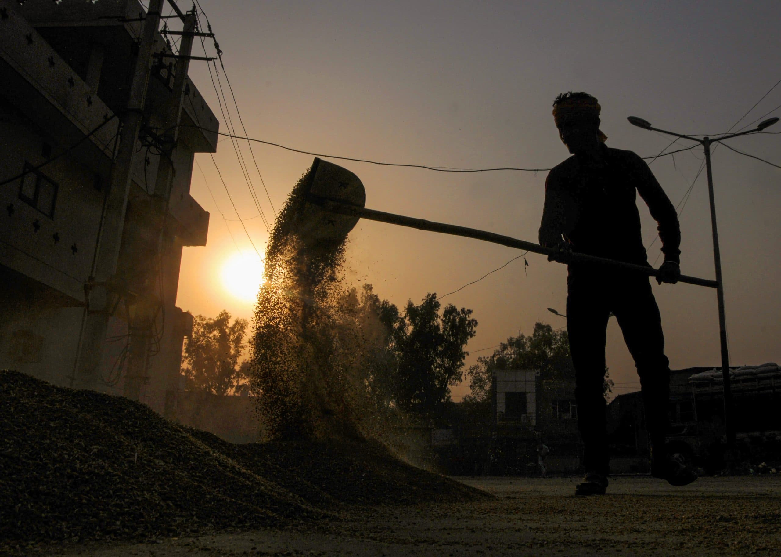 Weather Forecast Live Updates: दिल्ली में तापमान 49 डिग्री सेल्सियस के पार, जानें अन्‍य राज्य का हाल