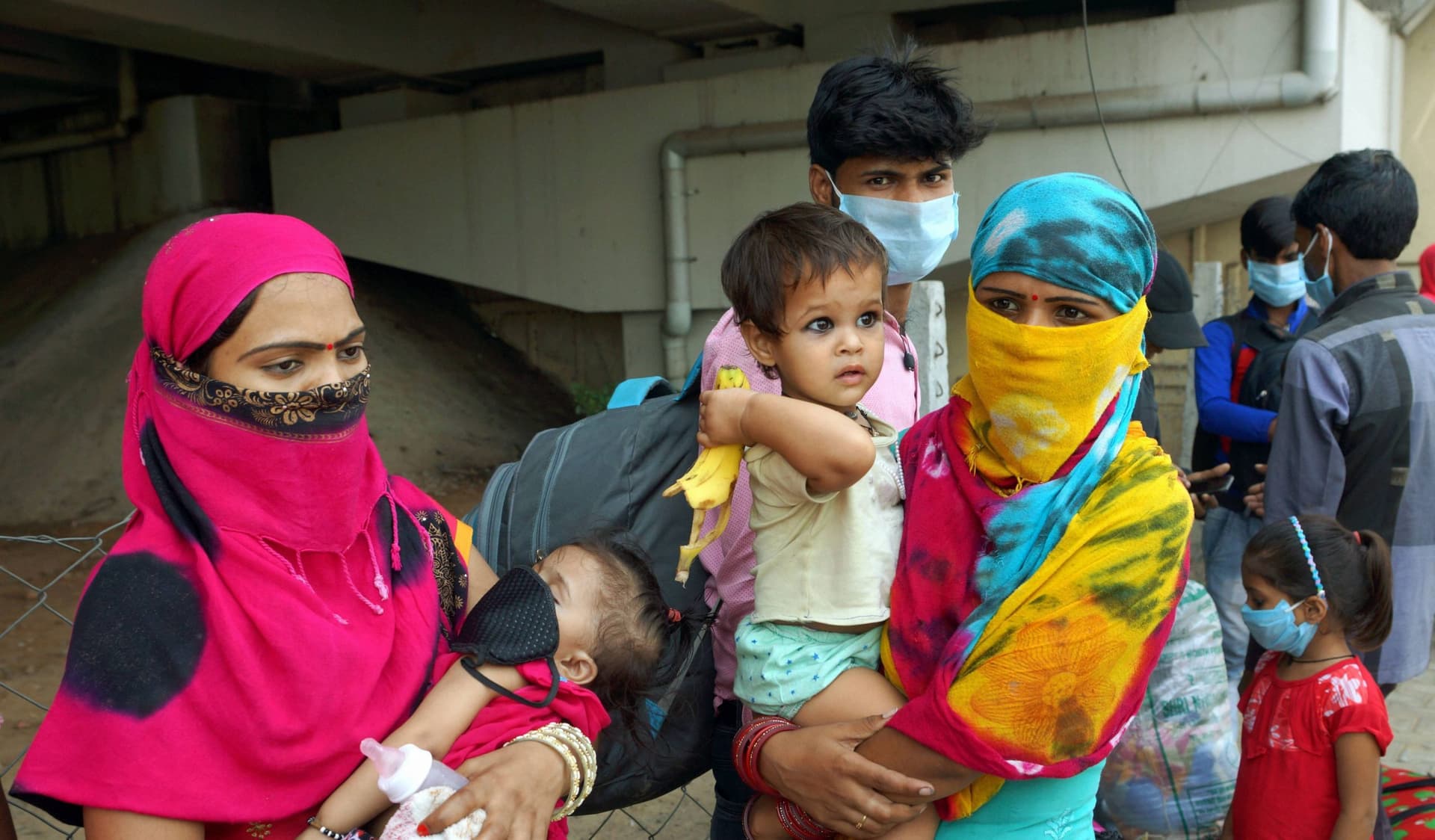 प्रचार में ‘कोरोना महामारी’ पर मारामारी, आज बढ़ते मामलों पर ‘आरोप’ की राजनीति, फेल हो गया सारा मैनेजमेंट? प्रचार में ‘कोरोना महामारी’ पर मारामारी, आज बढ़ते मामलों पर ‘आरोप’ की राजनीति, फेल हो गया सारा मैनेजमेंट?