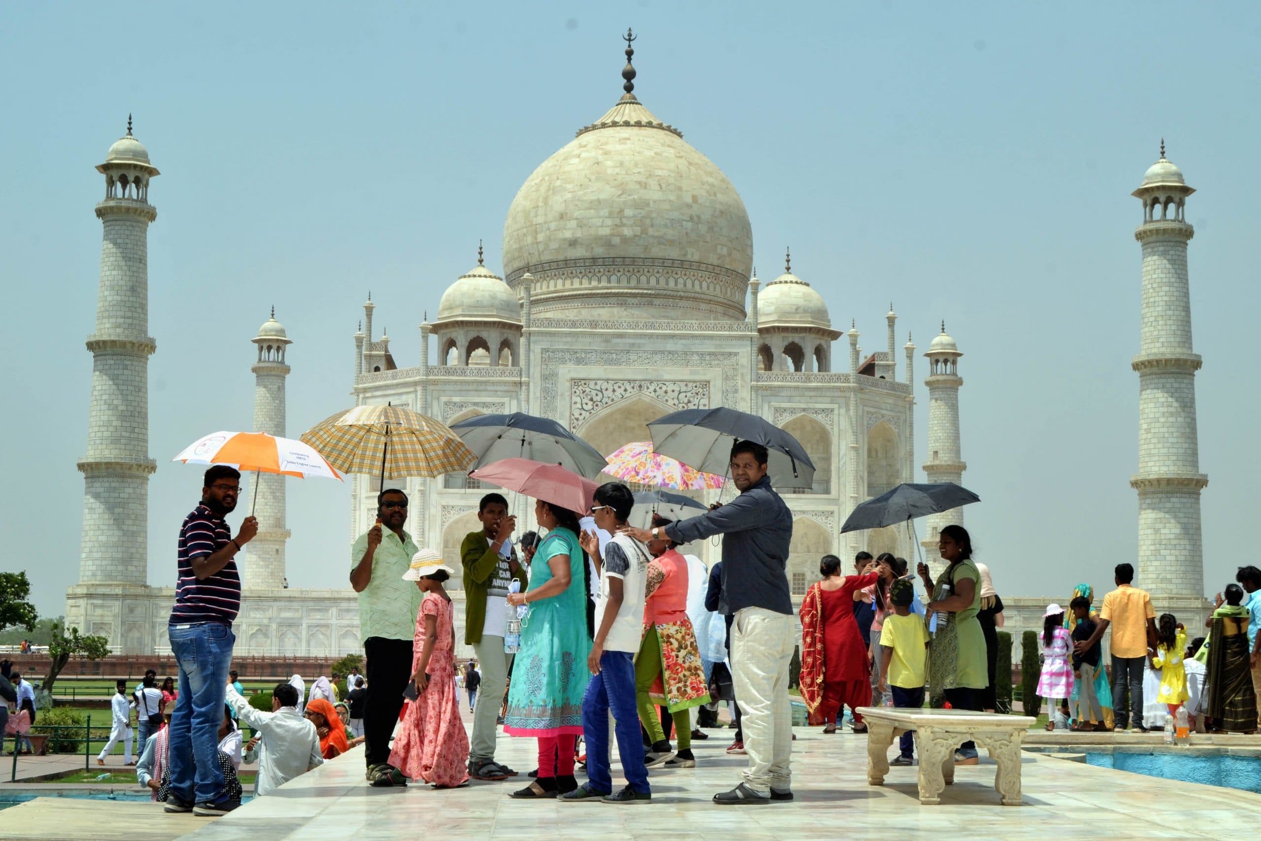 UP Weather: फिर किया गर्मी ने बेहाल, उमस से लोग परेशान, जानिए अगले 24 घंटे कैसा रहेगा मौसम का हाल