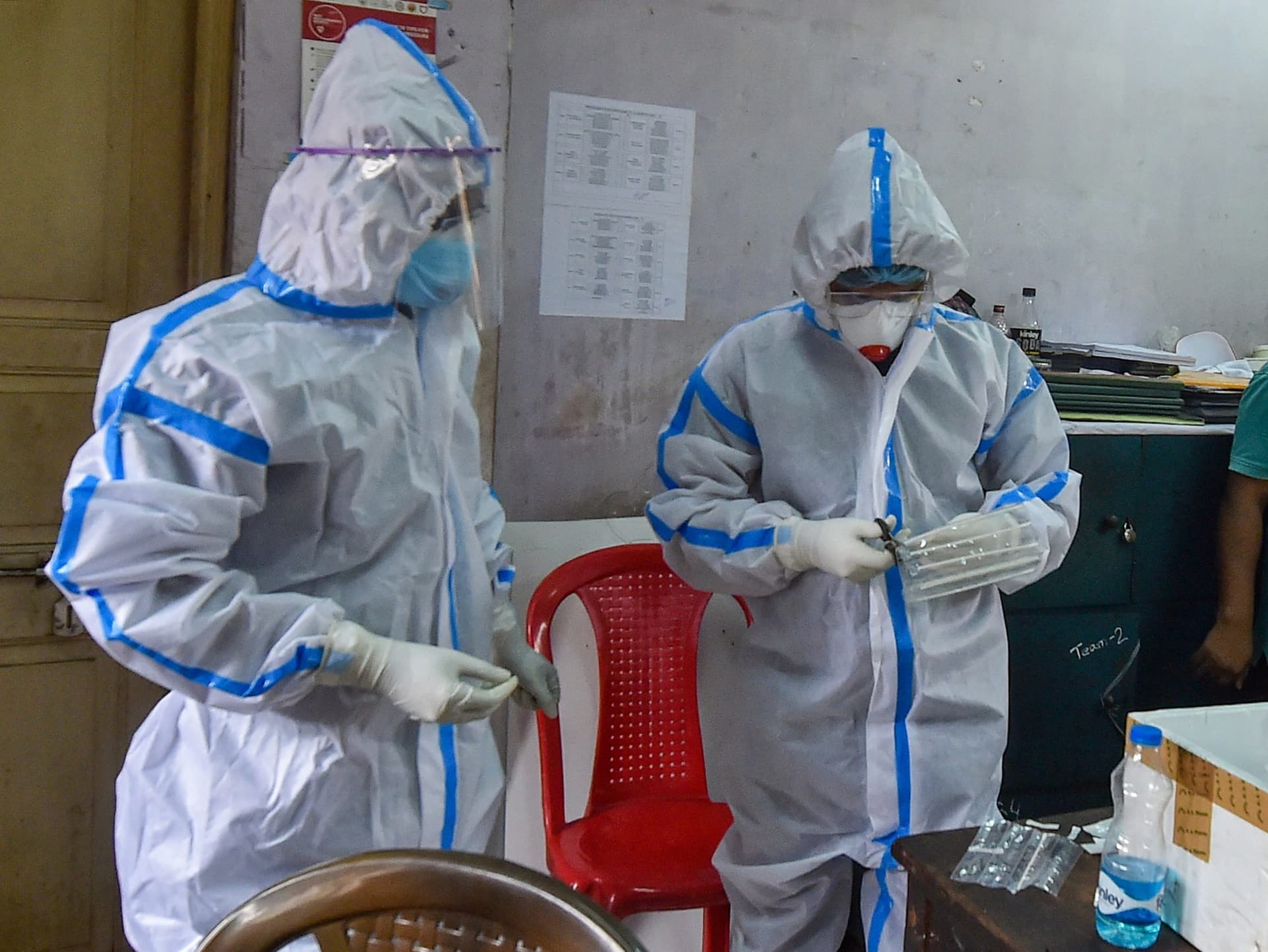 Coronavirus Pandemic : दिल्ली के बाद अब मुंबई से अच्छी खबर, 24 घंटे में COVID-19 के केवल 700 नये मामले