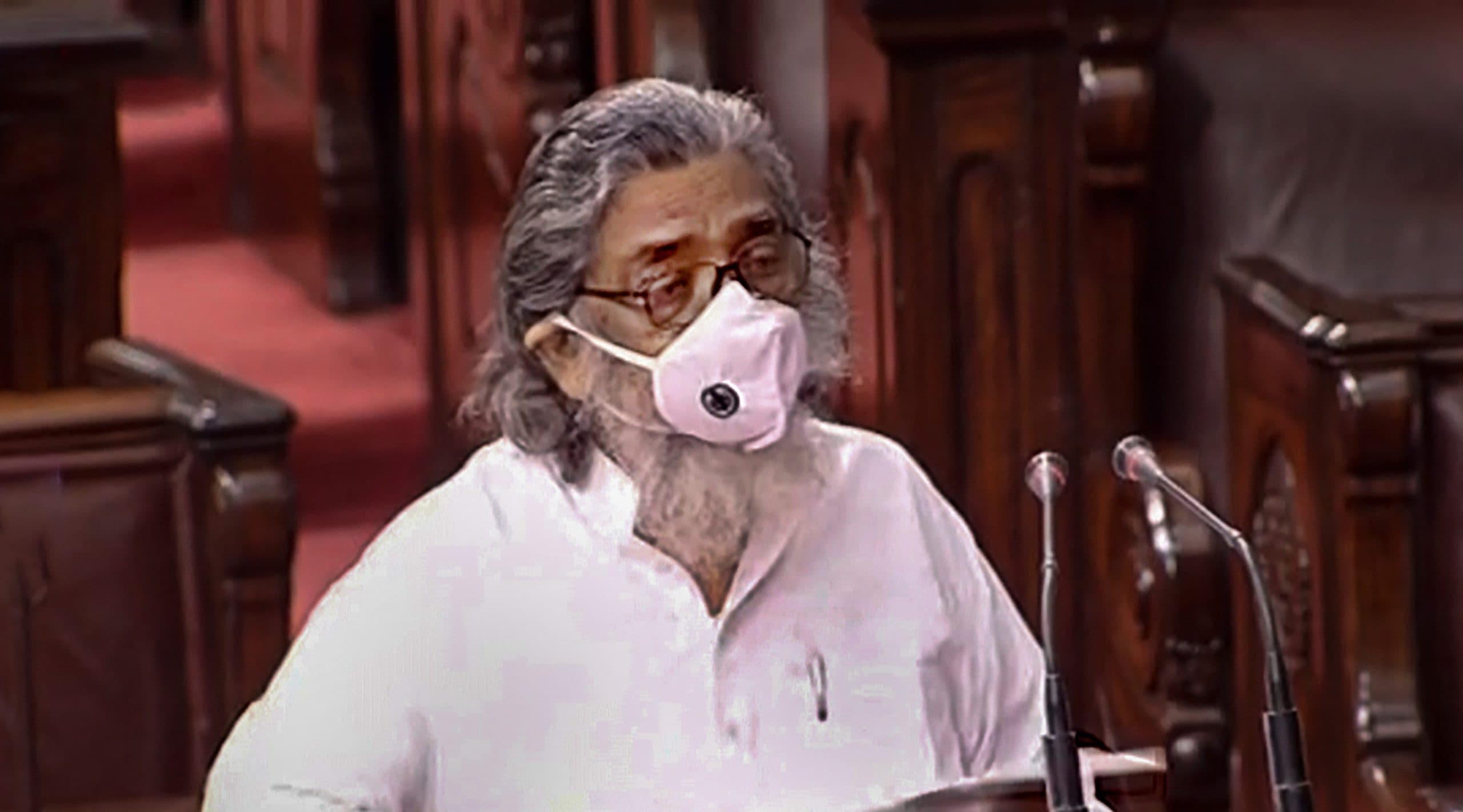 कोरोना से जंग जीतकर राज्यसभा पहुंचे झामुमो सुप्रीमो शिबू सोरेन, उच्च सदन के सदस्य के रूप में ली शपथ