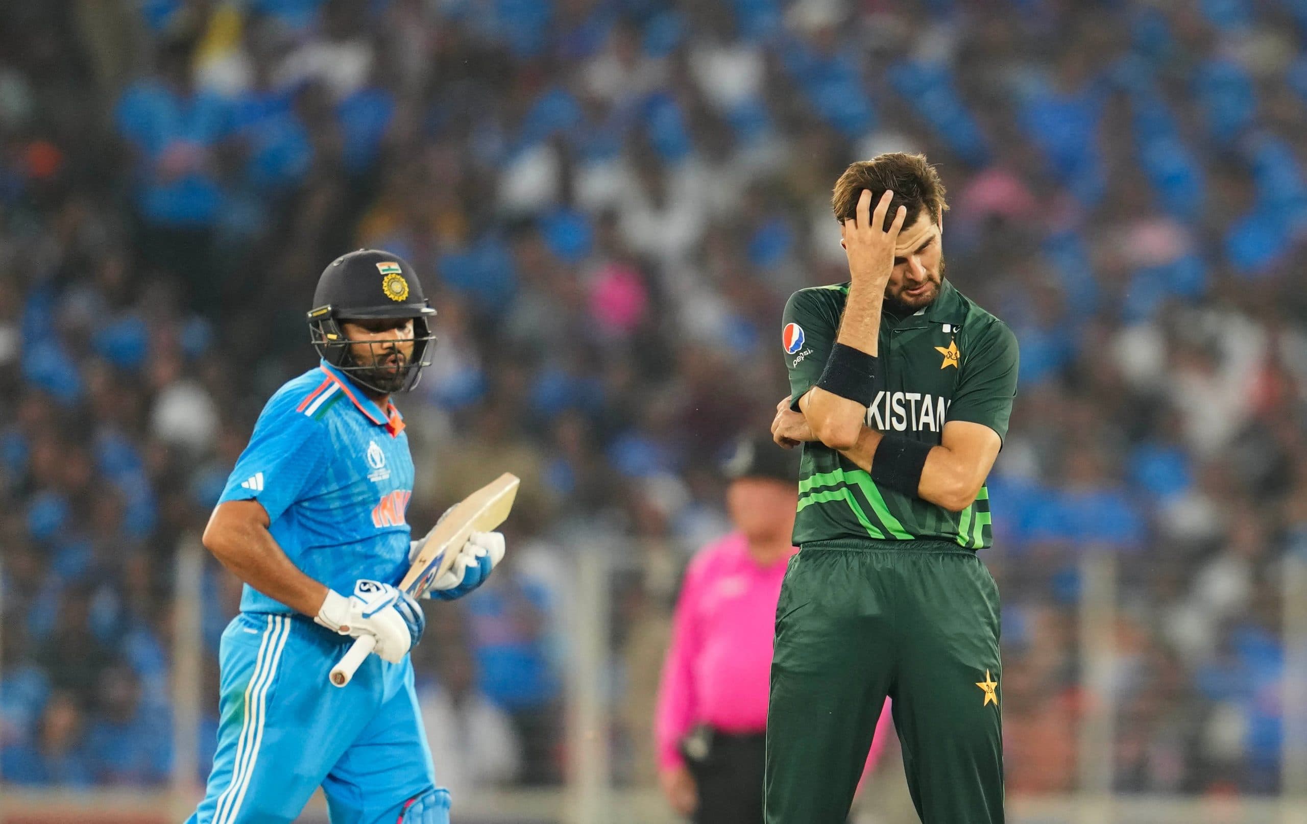 ICC Cricket World Cup 2023 : ‘हिटमैन’ रोहित शर्मा बने ‘सिक्सर किंग’, जानिए किन दिग्गजों को पानी पिलाकर पछाड़ा