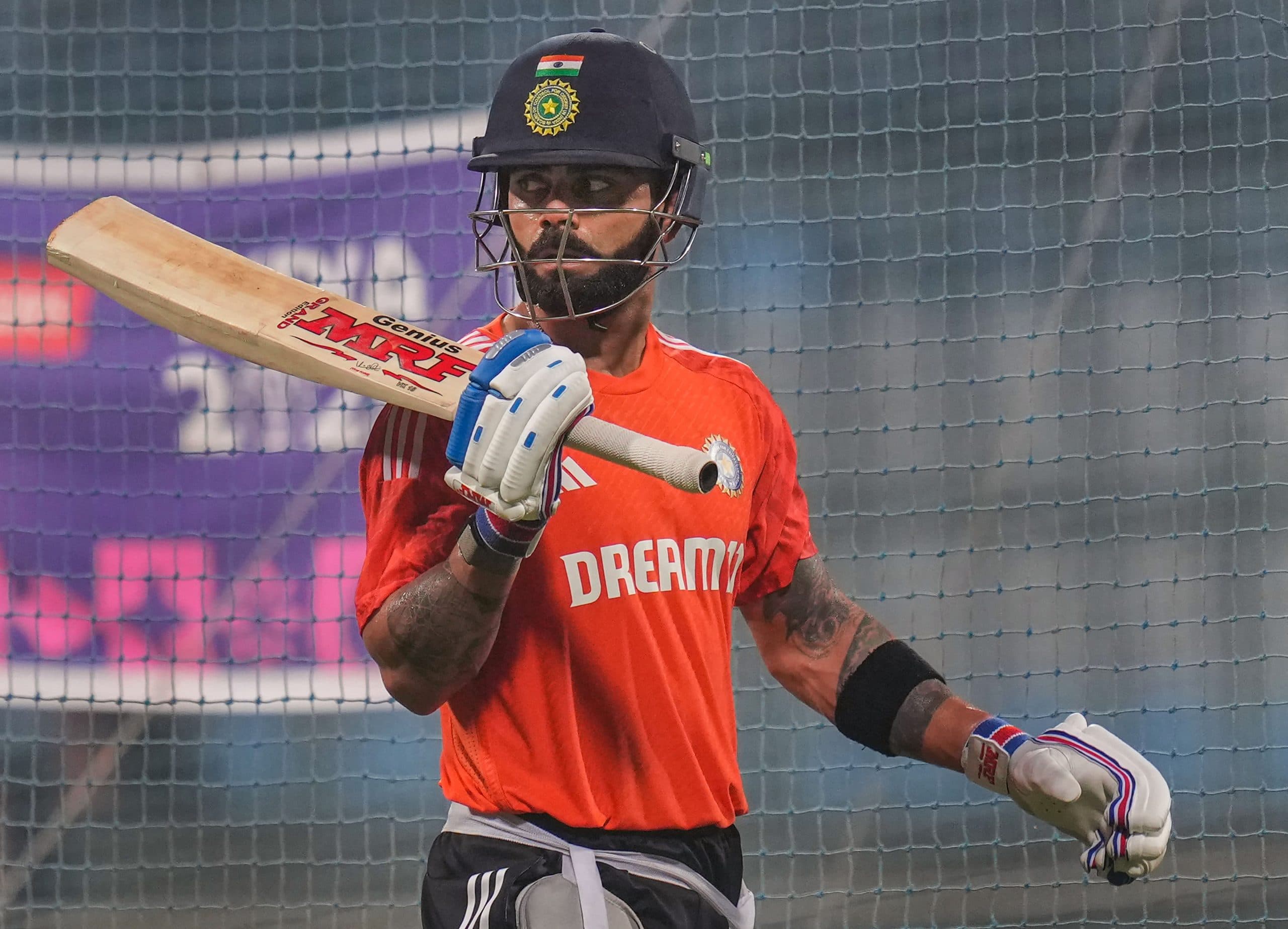 न्यूजीलैंड के खिलाफ मुकाबले से पहले विराट कोहली सहित इन भारतीय स्टार्स ने बहाया जमकर पसीना, Photos