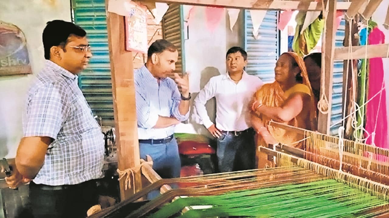 Bihar: थरुहट आदिवासी के हाथों से बने समानों की बिहार सरकार करेगी ब्रांडिंग, जाने क्या है सरकार की योजना