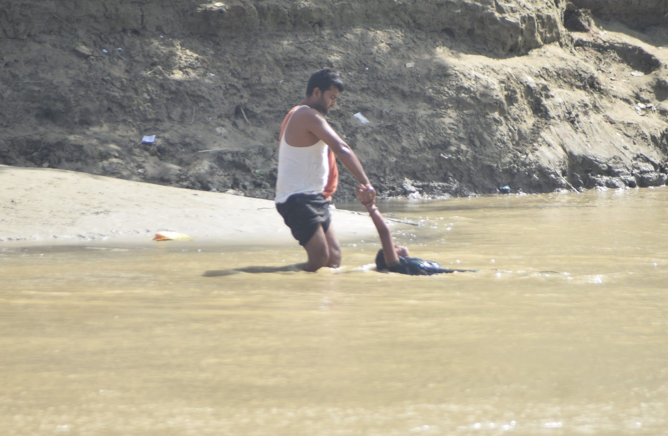 Muzaffarpur Boat Accident: ग्रामीणों में आक्रोश, 80 साल में सैकड़ों लोगों की गयी जान, लेकिन नहीं बना पुल