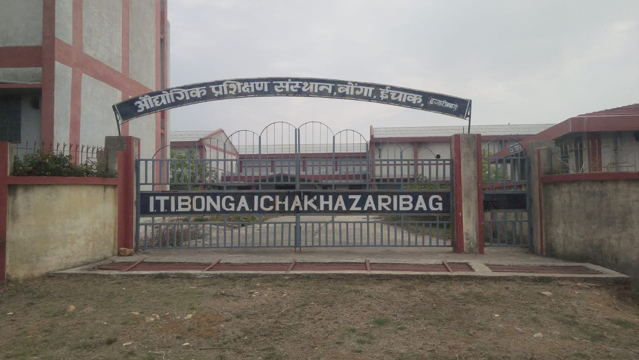 नीलांबर-पितांबर जल समृद्धि योजना से समृद्ध हो रही है बंजर जमीन