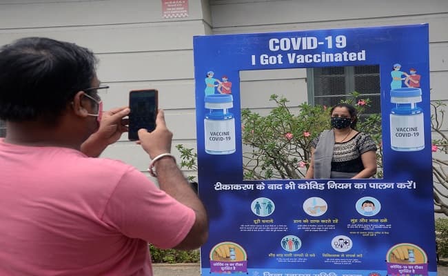 कोरोना से जंग में 1 करोड़ से अधिक बिहारवासियों ने लगवाया टीका, विशेष विमान से मंगाए जा रहे वैक्सीन के खेप