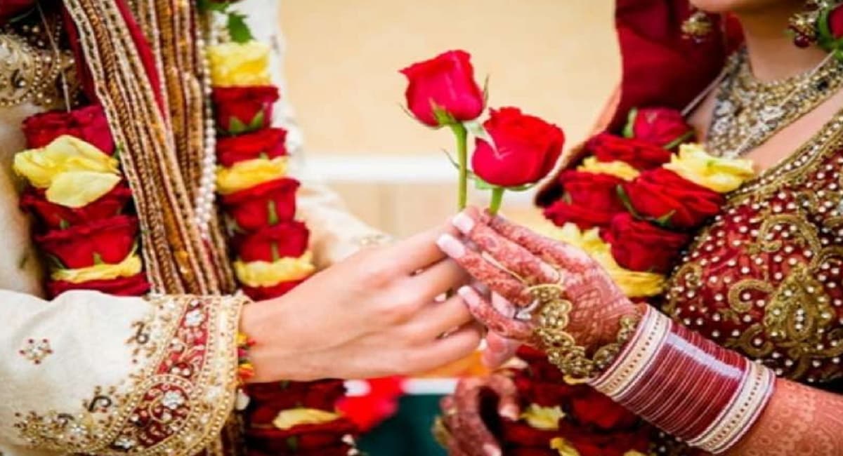Vivah Yog: विवाह में हो रही है देरी? तो करें ज्योतिषीय उपाय, जल्द बनेंगे शादी के योग