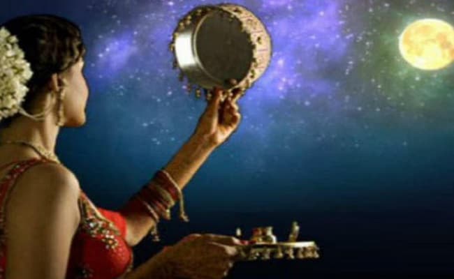 Karwa Chauth 2020: आज है करवा चौथ, यहां जानें शुभ मुहूर्त, पूजा विधि, कथा और इस व्रत से जुड़ी पूरी डिटेल्स…