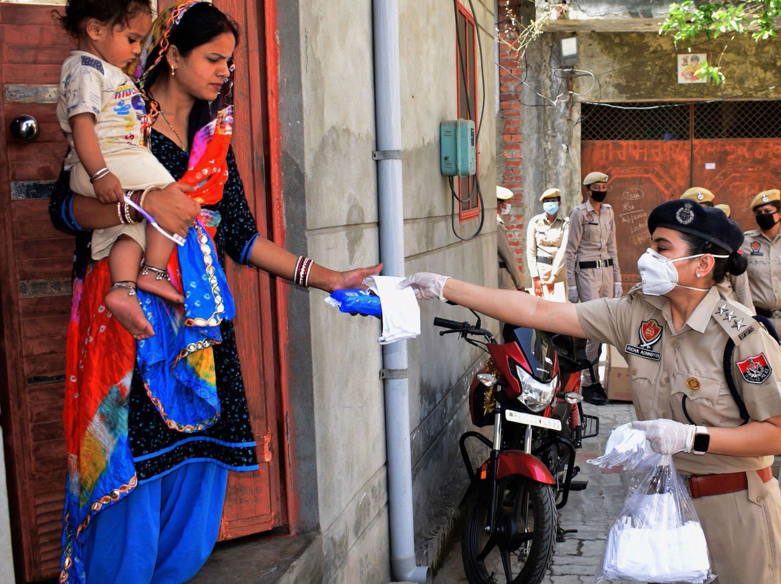 कोरोना योद्धाओं को सलाम : भाई का अंतिम संस्कार कर ड्‌यूटी पर लौटे सब इंस्पेक्टर पीके जादव