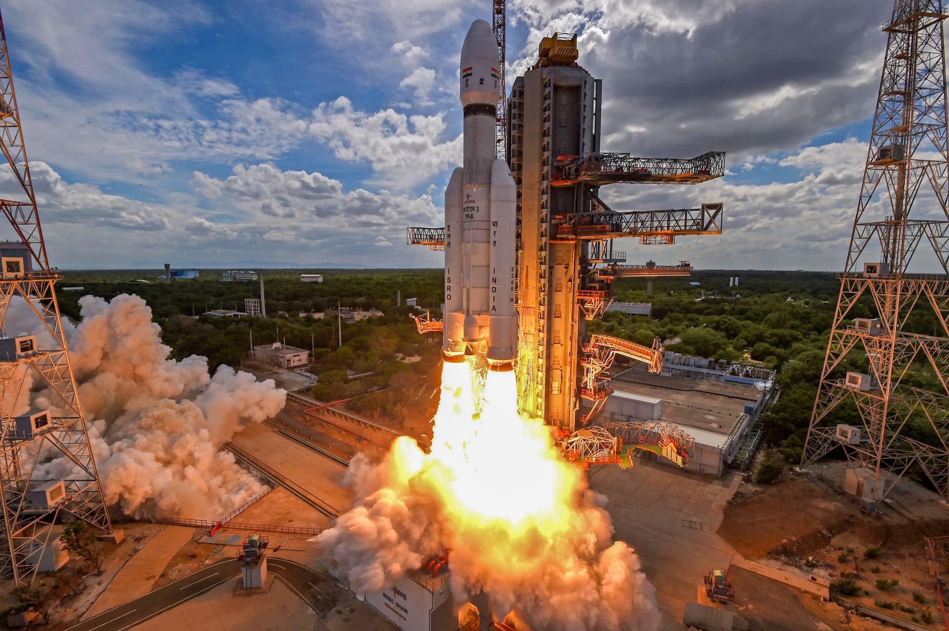 ISRO के चंद्रयान-3 ने ली चंद्रमा की पहली तस्वीरें, जानें कब उतरेगा सतह पर ?