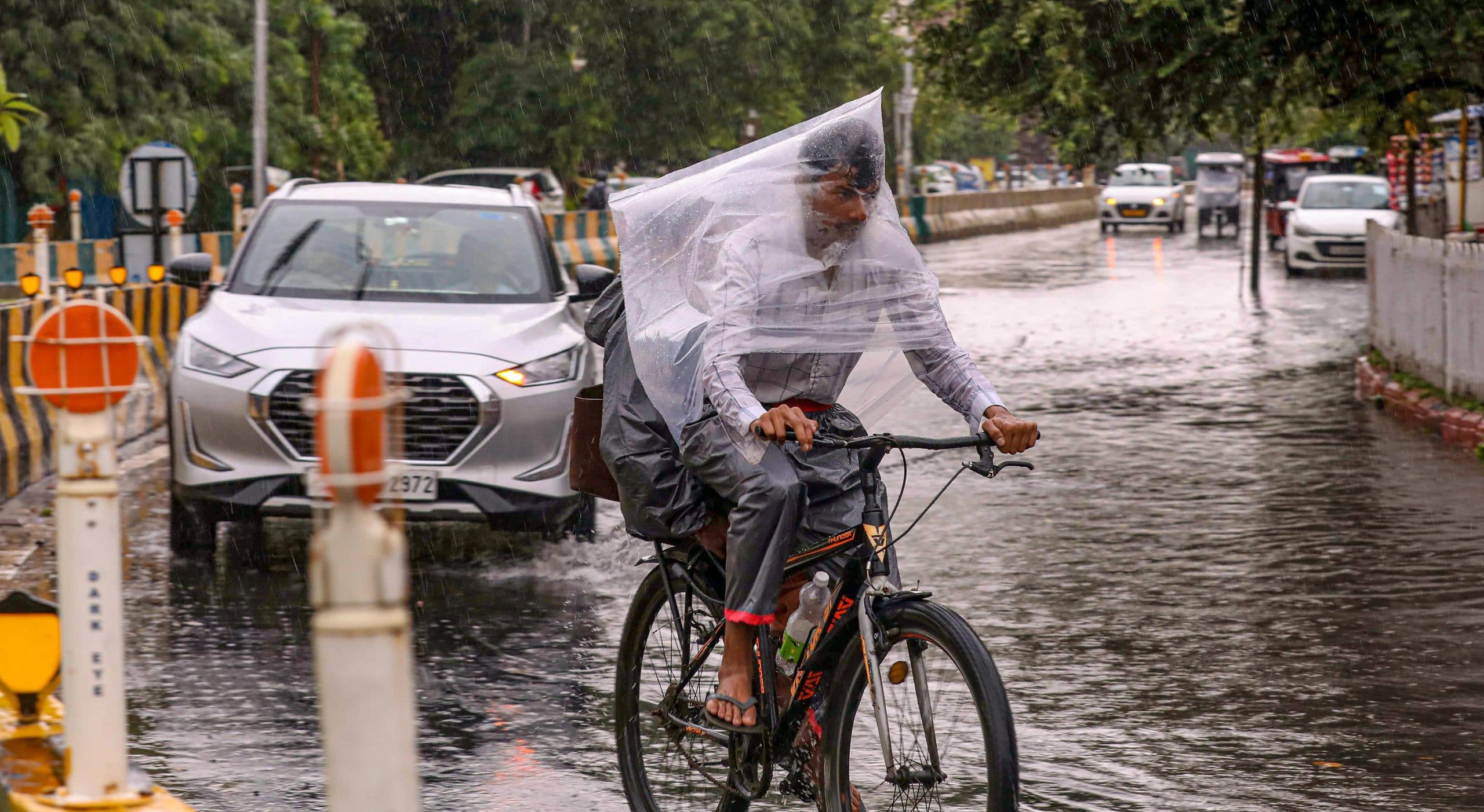 UP Weather Update: यूपी से मानसून पूरी तरह हुआ विदा, अब अगले सीजन में होगी एंट्री, पूर्वांचल में कम हुई बारिश