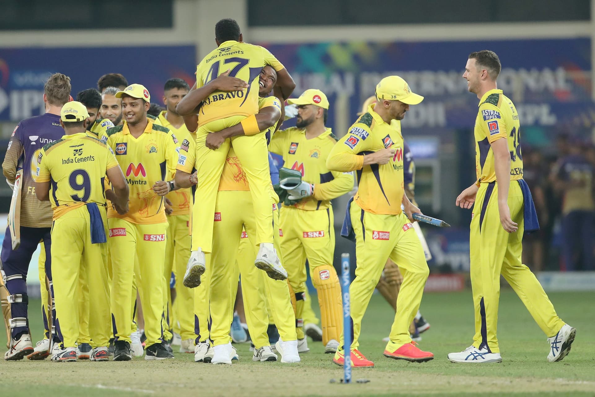चेन्नई सुपर किंग्स चौथी बार बना IPL चैंपियन, कोलकाता नाइट राइडर्स को 27 रन से हराया