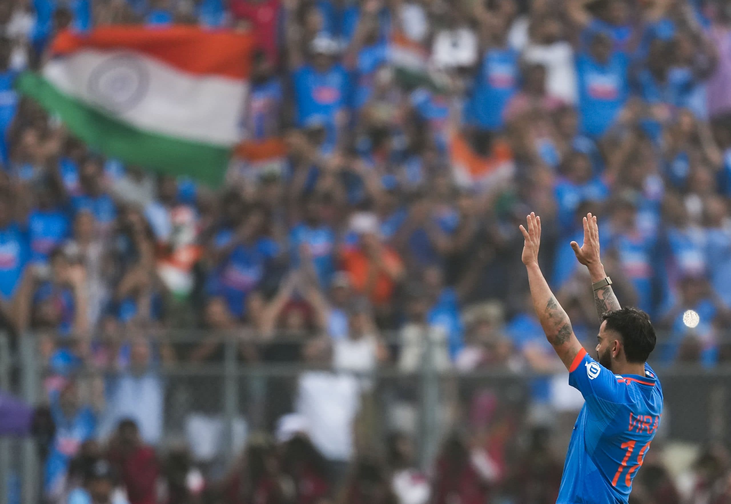 विराट कोहली के 50वें शतक पर ‘God of Cricket’ सचिन तेंदुलकर ने लिखा इमोशनल पोस्ट, ग्राउंड पर ऐसा था रिएक्शन