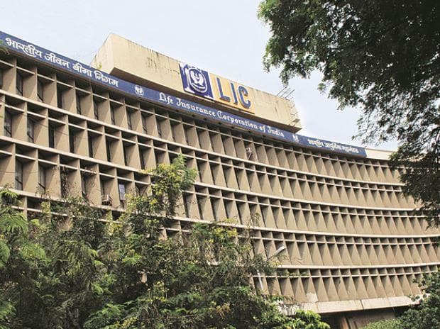 LIC News: LIC पॉलिसी की जानकारी मिलने में होती है परेशानी, इस तरीके से घर बैठे चेक करें अपना स्टेट्स
