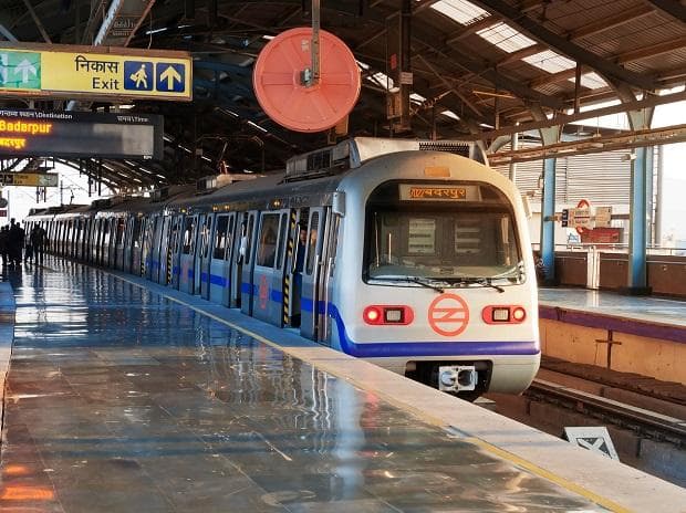 Delhi Metro: पांच महीने बाद कल से दौड़ेगी दिल्ली मेट्रो, सफर से पहले जान लें ये जरूरी बातें