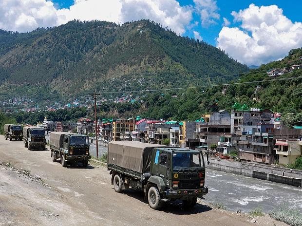 LAC के पास गांव बसा रहा चीन, सैन्य शक्ति मजबूत करने के लिए तैयार कर रहा है बुनियादी ढांचा