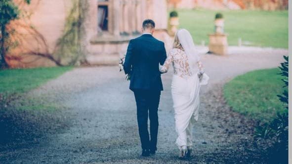 मिलिए इंग्लैंड के बॉलर मार्क वुड की वाइफ से, इनकी खूबसूरती के आगे दीपिका और ऐश्वर्या भी है फेल