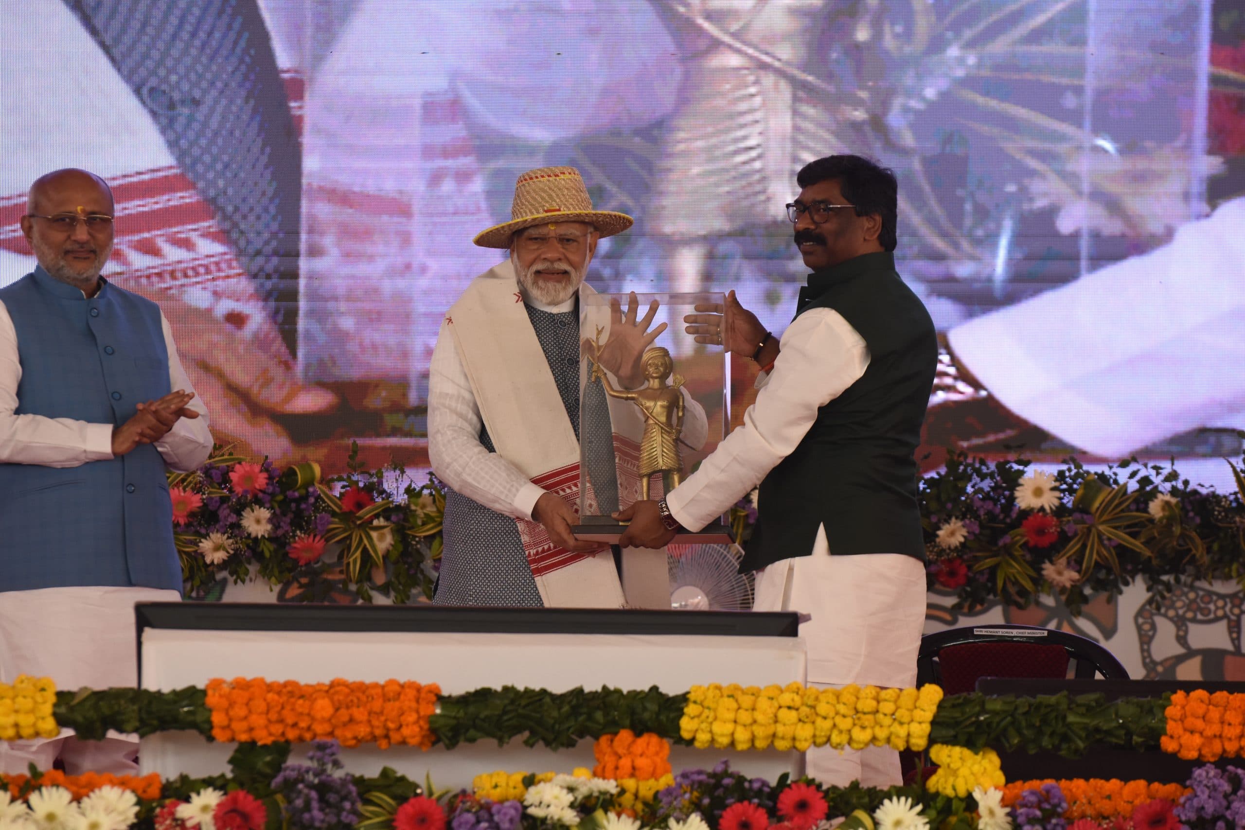 आदिवासी बहुल क्षेत्रों में सरकारी योजनाओं को लेकर चलेगा महाअभियान, पीएम मोदी ने खूंटी से किया था ऐलान