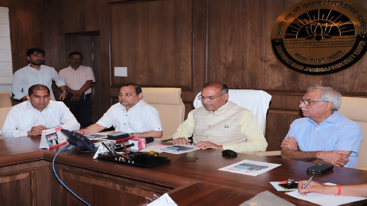 Kanpur: शिक्षा और करियर के क्षेत्र में CSJMU सिखाएगा हॉस्पिटल प्रबंधन, रीजेंसी हेल्थकेयर के साथ हुआ समझौता