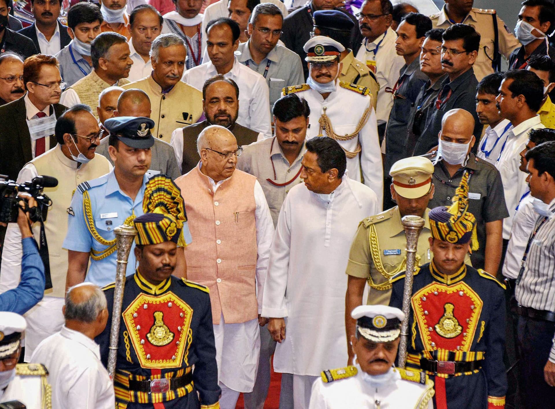 कमलनाथ ने राज्यपाल को पत्र लिखकर बताया- फ्लोर टेस्ट के मसले पर विधानसभा अध्यक्ष लेंगे फैसला
