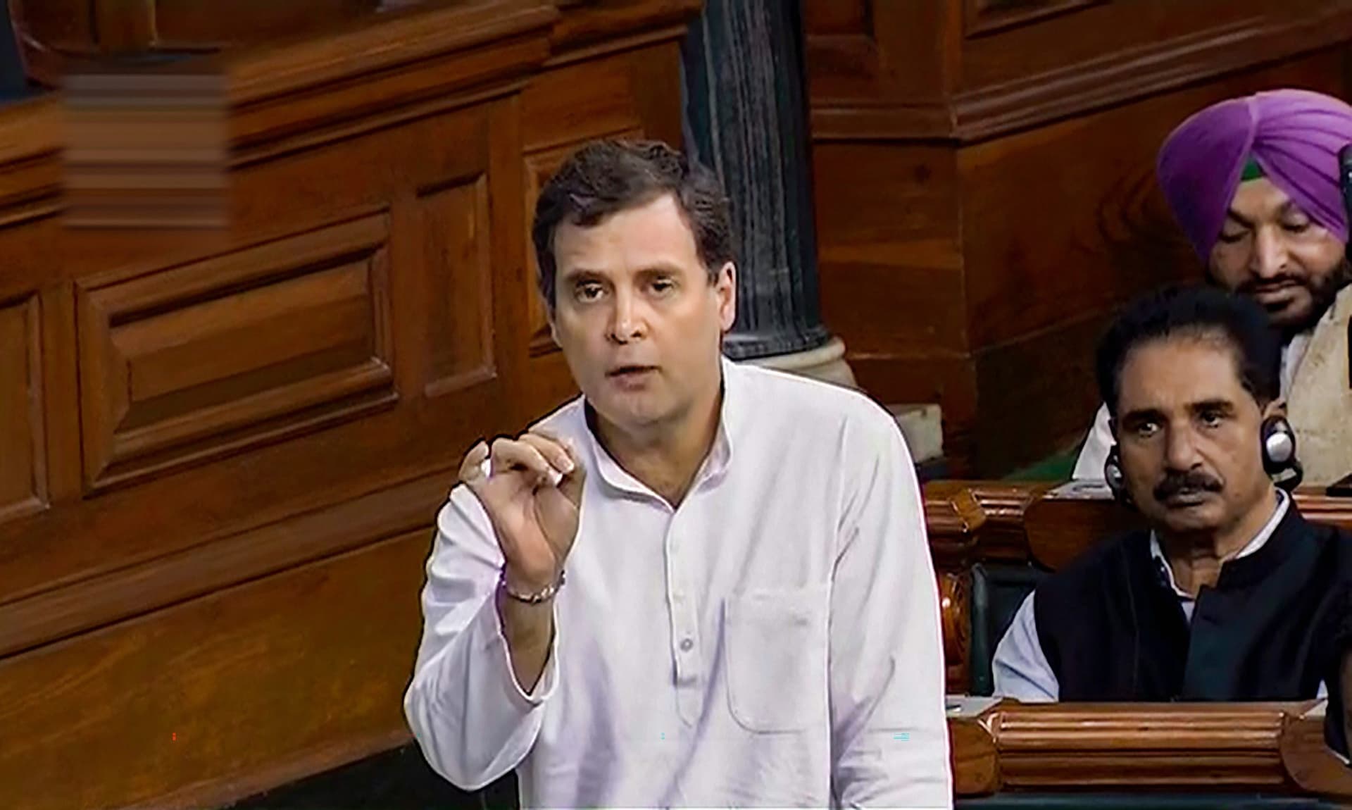राहुल ने लोकसभा में पूछा टॉप 50 बैंक डिफॉल्टरों का नाम, सरकार नहीं दे पायी ‘जवाब’