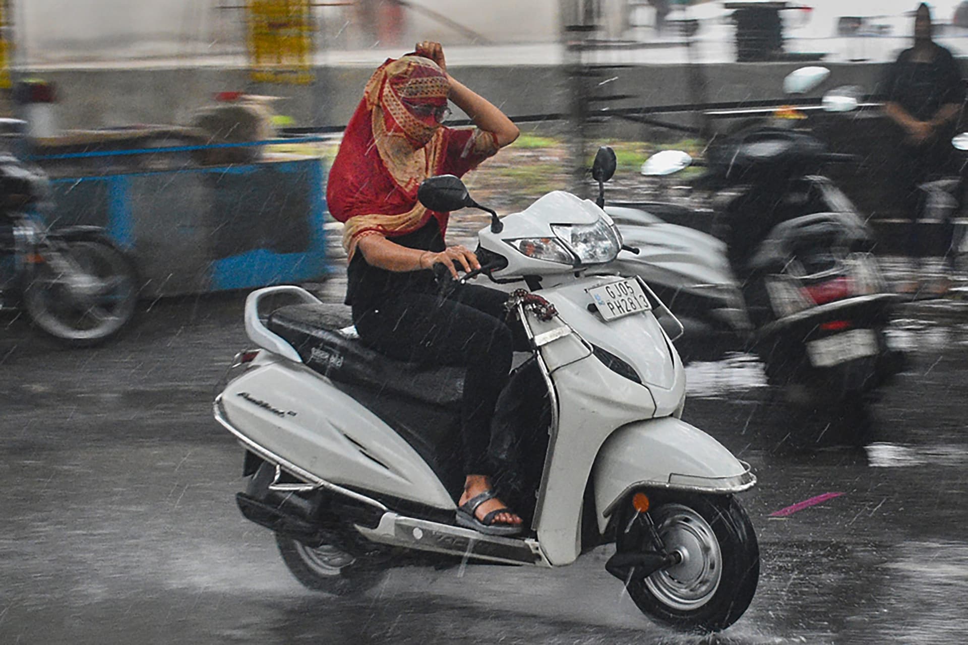 Weather Forecast LIVE Update: दिल्ली में बारिश की संभावना, जानें बिहार-यूपी सहित अन्‍य राज्य का मौसम