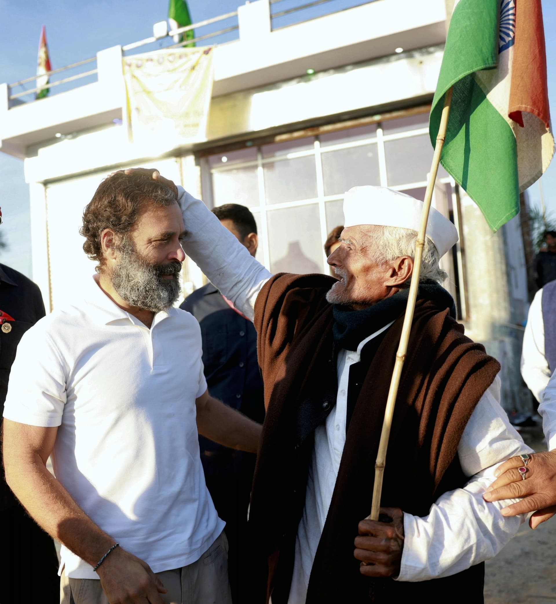 Social Media Reaction : ‘राहुल गांधी के नाना नहीं परनाना थे जवाहर लाल नेहरू’
