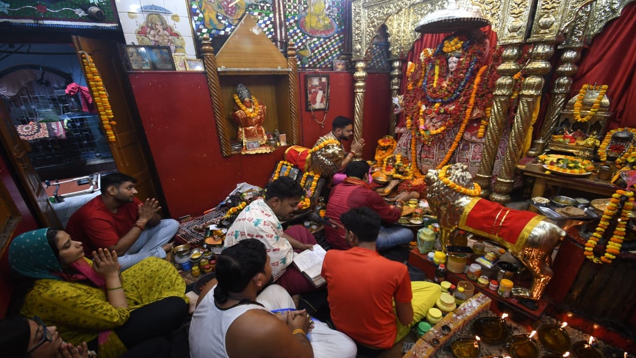 बिहार के इस मंदिर में सालों से जल रही है अखंड दीप, भारी संख्या में आते हैं भक्त, जानिए इसके पिछे की मान्यता