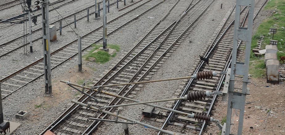 BIG BREAKING: नाथनगर रेलवे स्टेशन के प्लेटफार्म दो स्थित ट्रैक से विस्फोटक बरामद, रेलवे परिचालन बंद, सर्च ऑपरेशन जारी