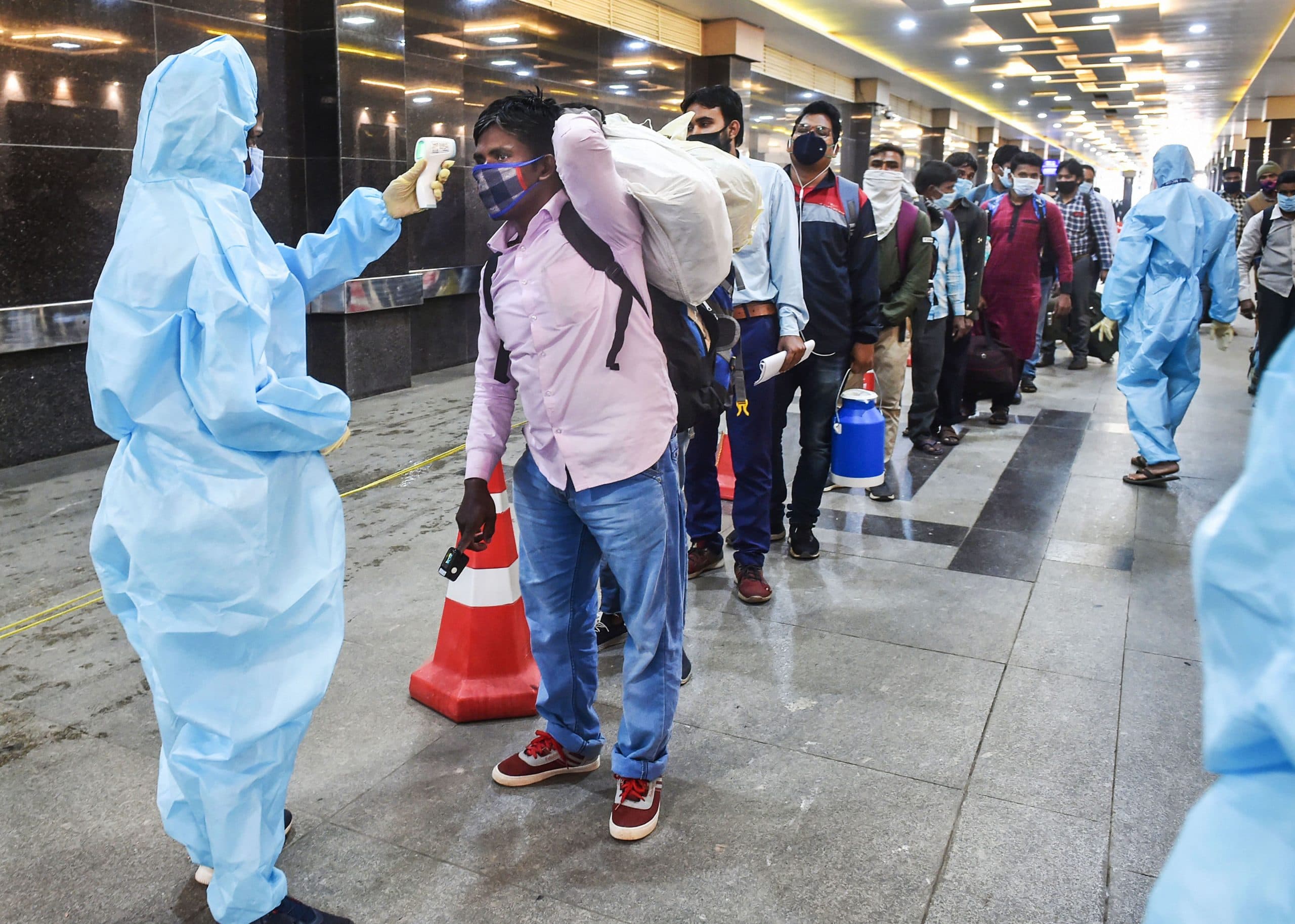 Coronavirus Case In India : कोरोना का कोहराम! 24 घंटे में 68 हजार से ज्यादा नये केस,291 मौत, इन सात राज्यों में फूटा 'कोरोना बम'